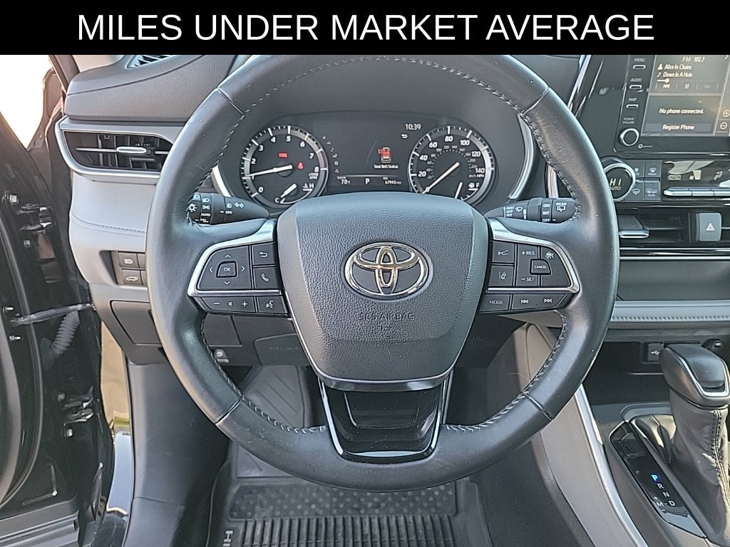 Used 2020 Toyota Highlander XLE AWD/4WD image 21