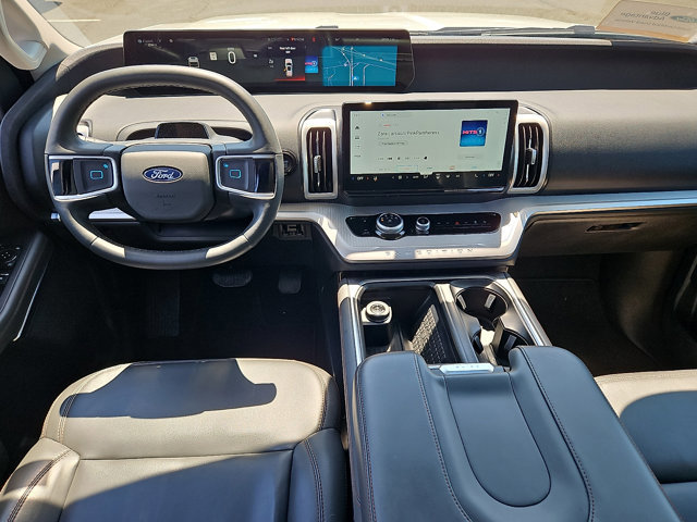 Certified 2025 Ford Expedition Active AWD/4WD image 15