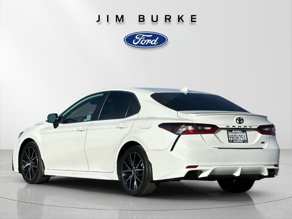 Used 2022 Toyota Camry SE w/ Carpet Mat Package (TMS) FWD image 3