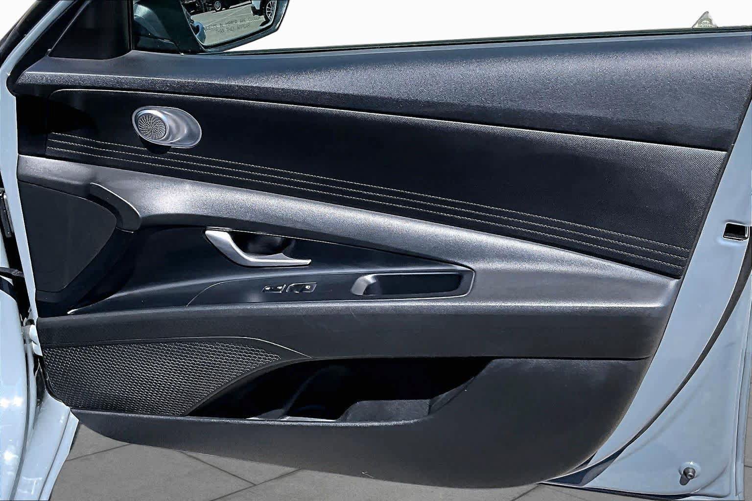Used 2023 Hyundai Elantra SEL FWD image 23