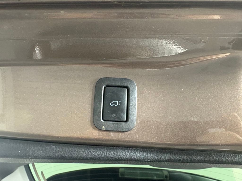 Used 2017 Toyota Highlander XLE image 33