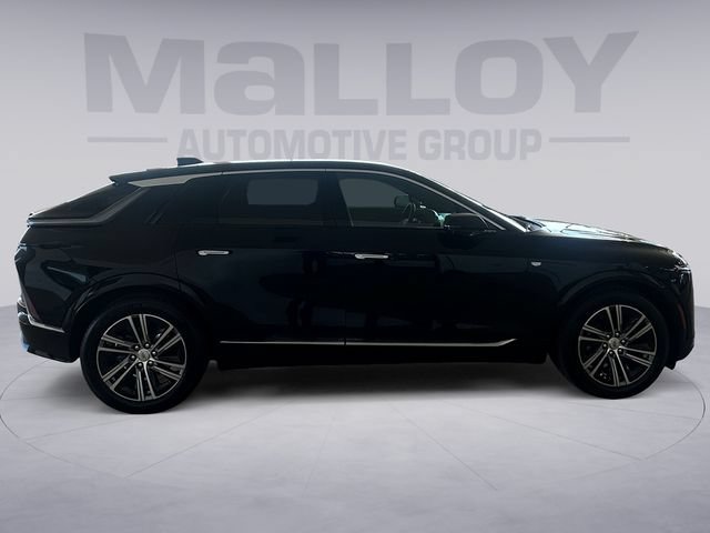 Used 2024 Cadillac Lyriq Luxury AWD/4WD image 6