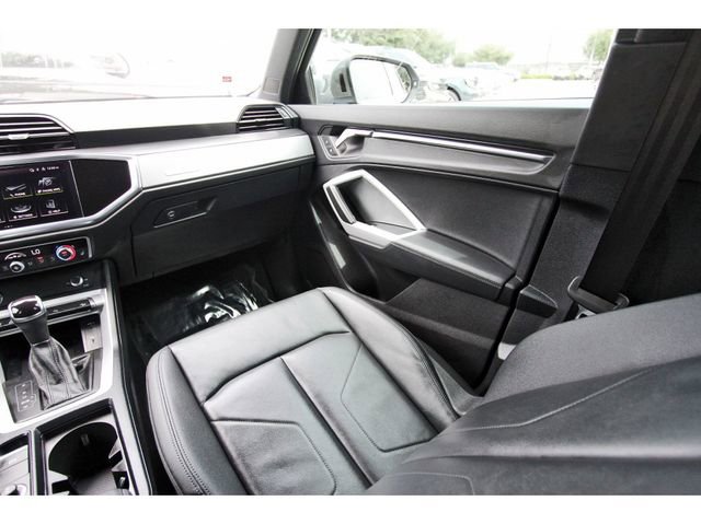 Used 2024 Audi Q3 2.0T Premium Plus w/ Premium Plus Package AWD/4WD image 9