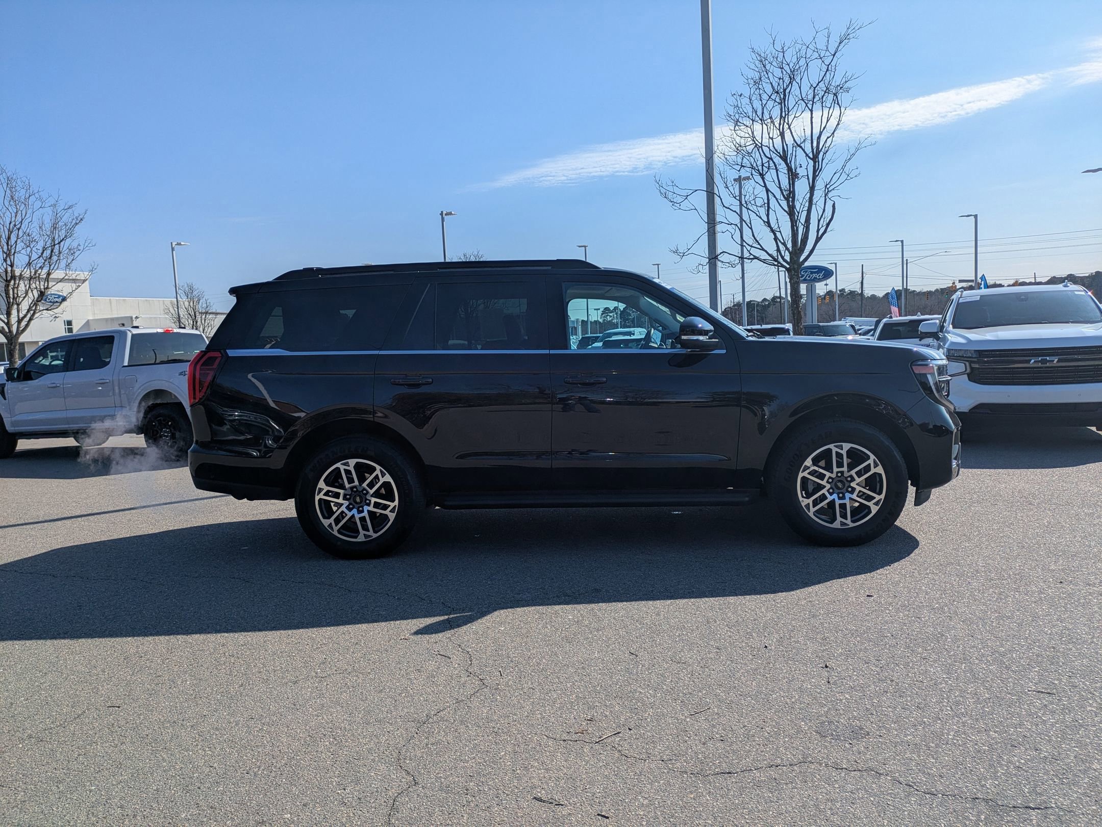 Certified 2025 Ford Expedition Active image 6