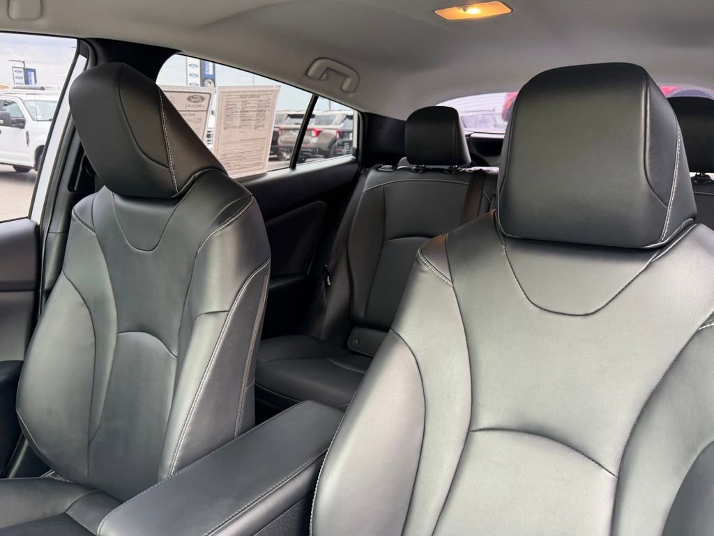 Used 2022 Toyota Prius Prime XLE image 18
