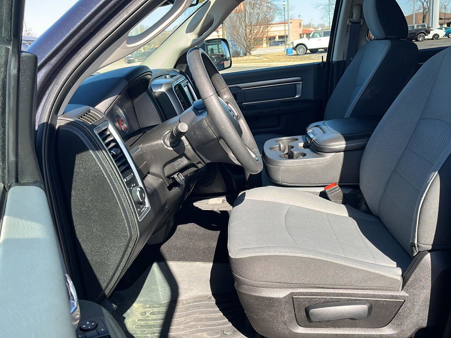 Used 2021 RAM 1500 Classic SLT image 11