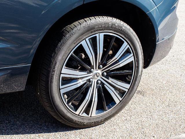 Used 2023 Volvo XC60 B5 Ultimate w/ Climate Package image 6