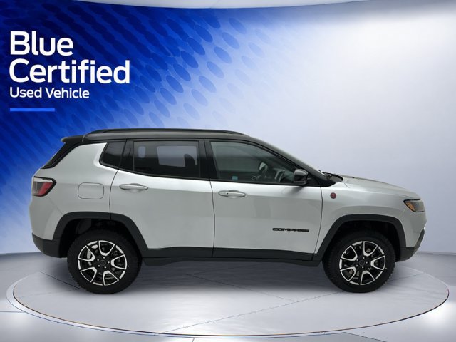 Used 2025 Jeep Compass Trailhawk AWD/4WD image 6
