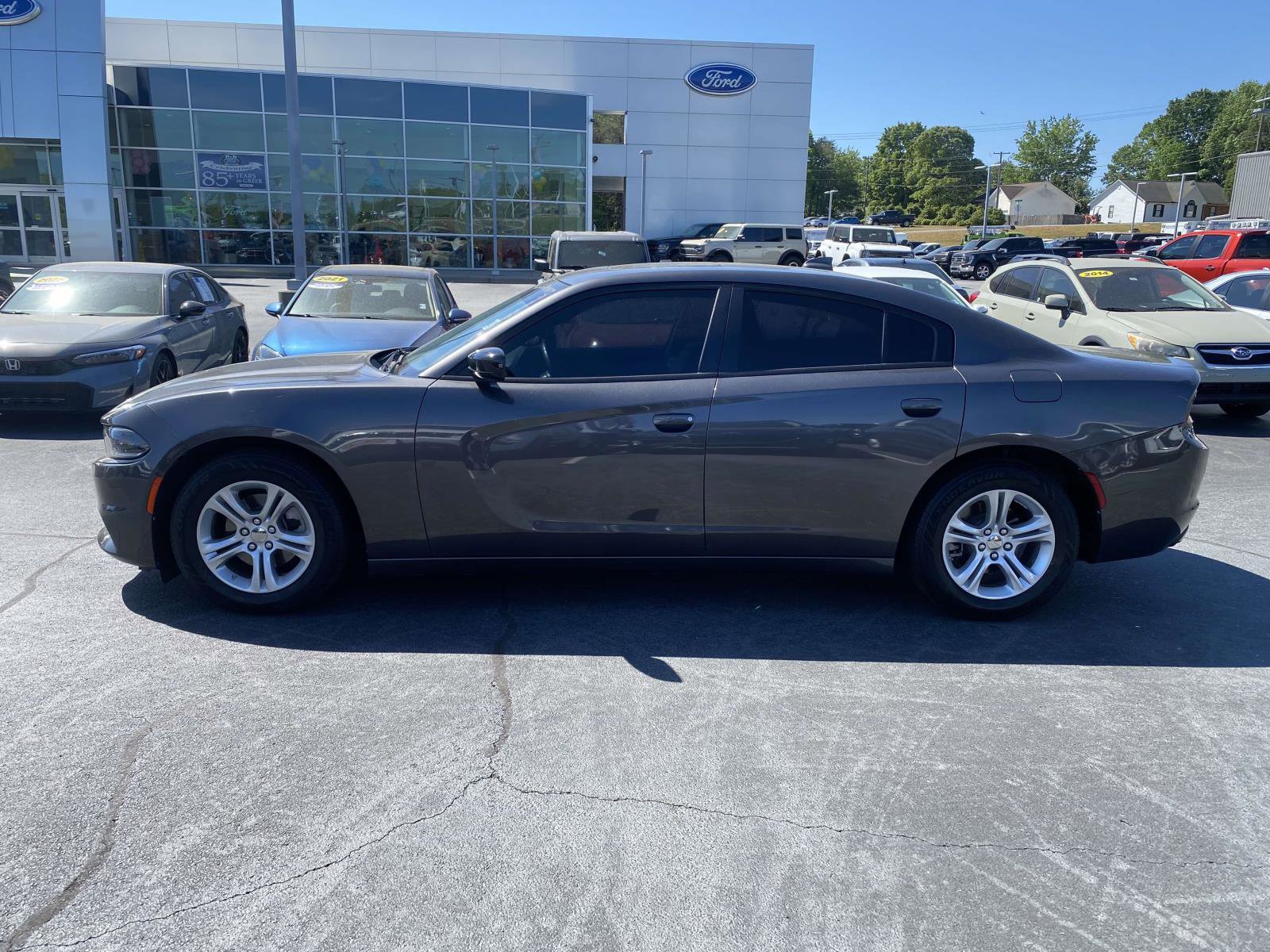 Used 2023 Dodge Charger SXT w/ Cold Weather Package RWD image 4