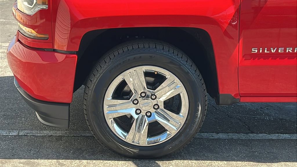 Used 2018 Chevrolet Silverado 1500 Custom w/ Custom Value Package image 10