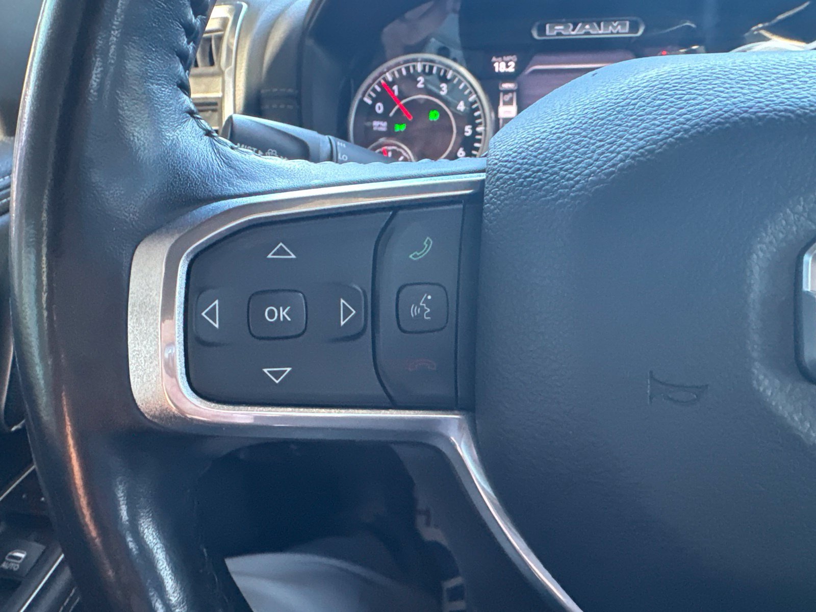 Used 2023 RAM 1500 Laramie AWD/4WD image 32