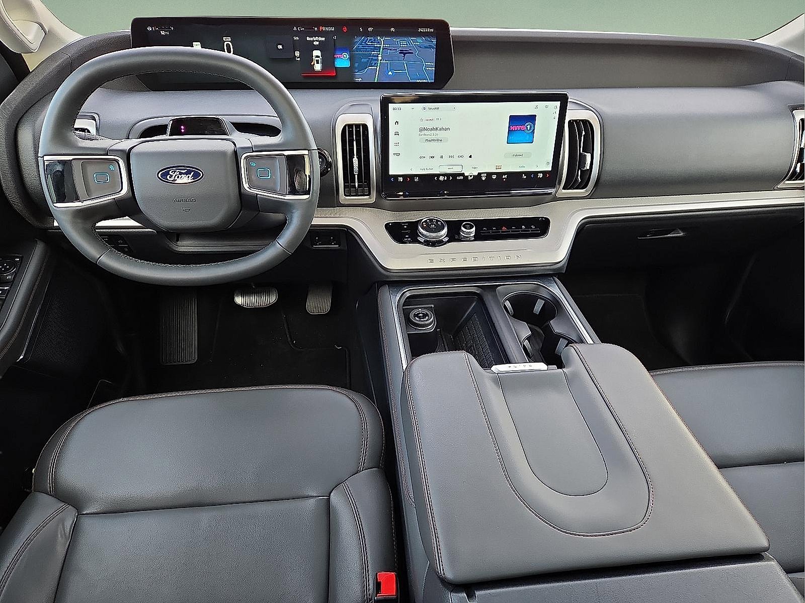 Certified 2025 Ford Expedition Active image 12