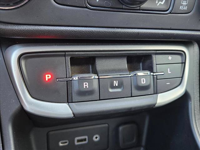 Used 2024 GMC Terrain SLE w/ Driver Convenience Package FWD image 13