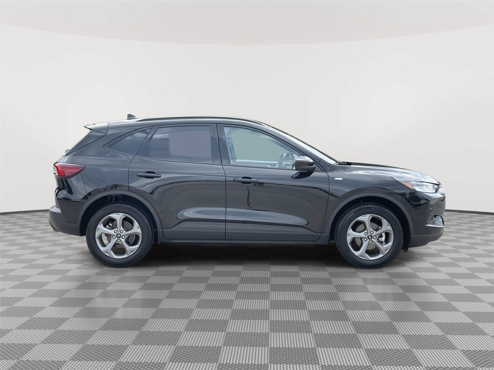 Certified 2025 Ford Escape ST-Line Select AWD/4WD image 6
