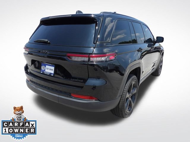 Used 2025 Jeep Grand Cherokee Limited w/ Black Appearance Package RWD image 12