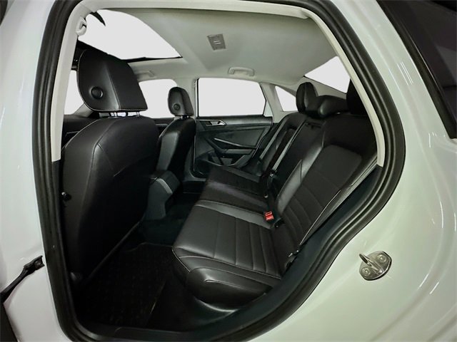Used 2022 Volkswagen Jetta SE image 19