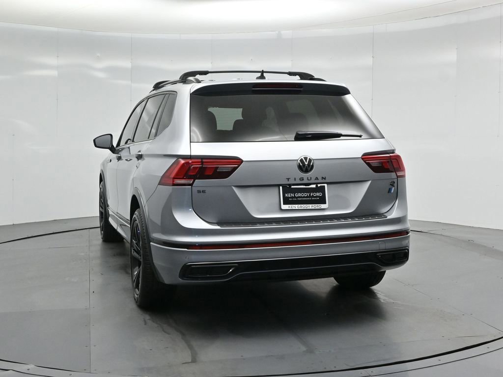 Used 2023 Volkswagen Tiguan SE R-Line FWD image 17