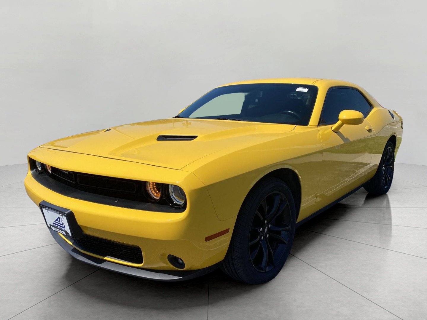 Used 2018 Dodge Challenger SXT w/ Blacktop Package RWD image 3