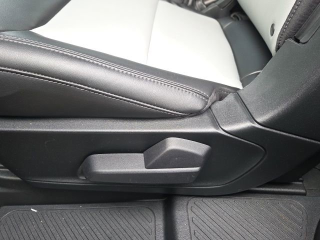 Certified 2022 Ford Explorer XLT w/ Equipment Group 202A image 21