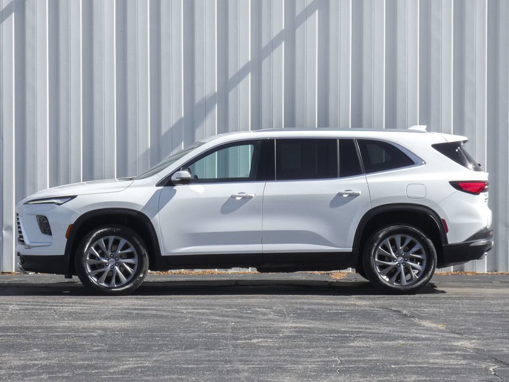 Used 2025 Buick Enclave Preferred AWD/4WD image 34