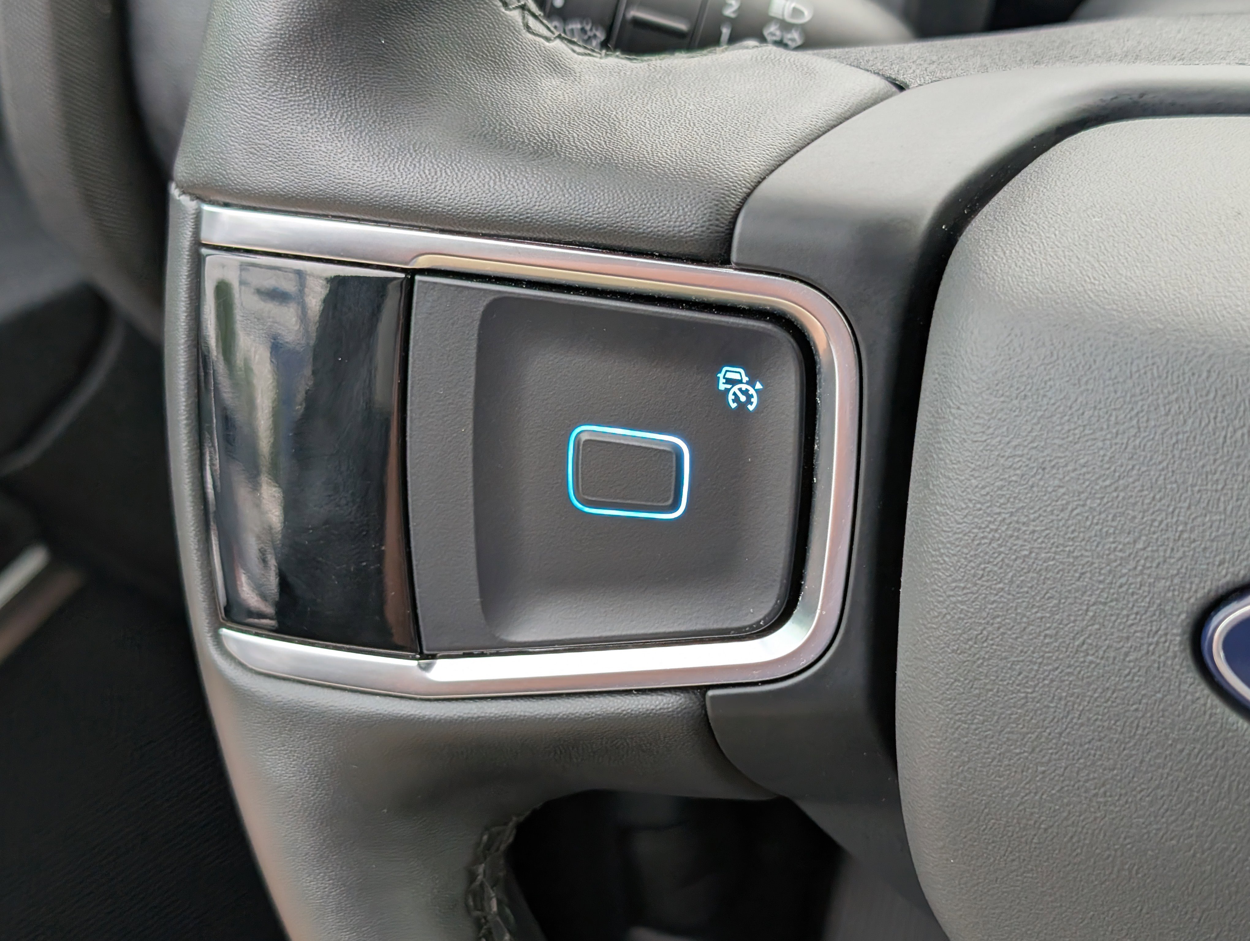 Certified 2025 Ford Expedition Active AWD/4WD image 29