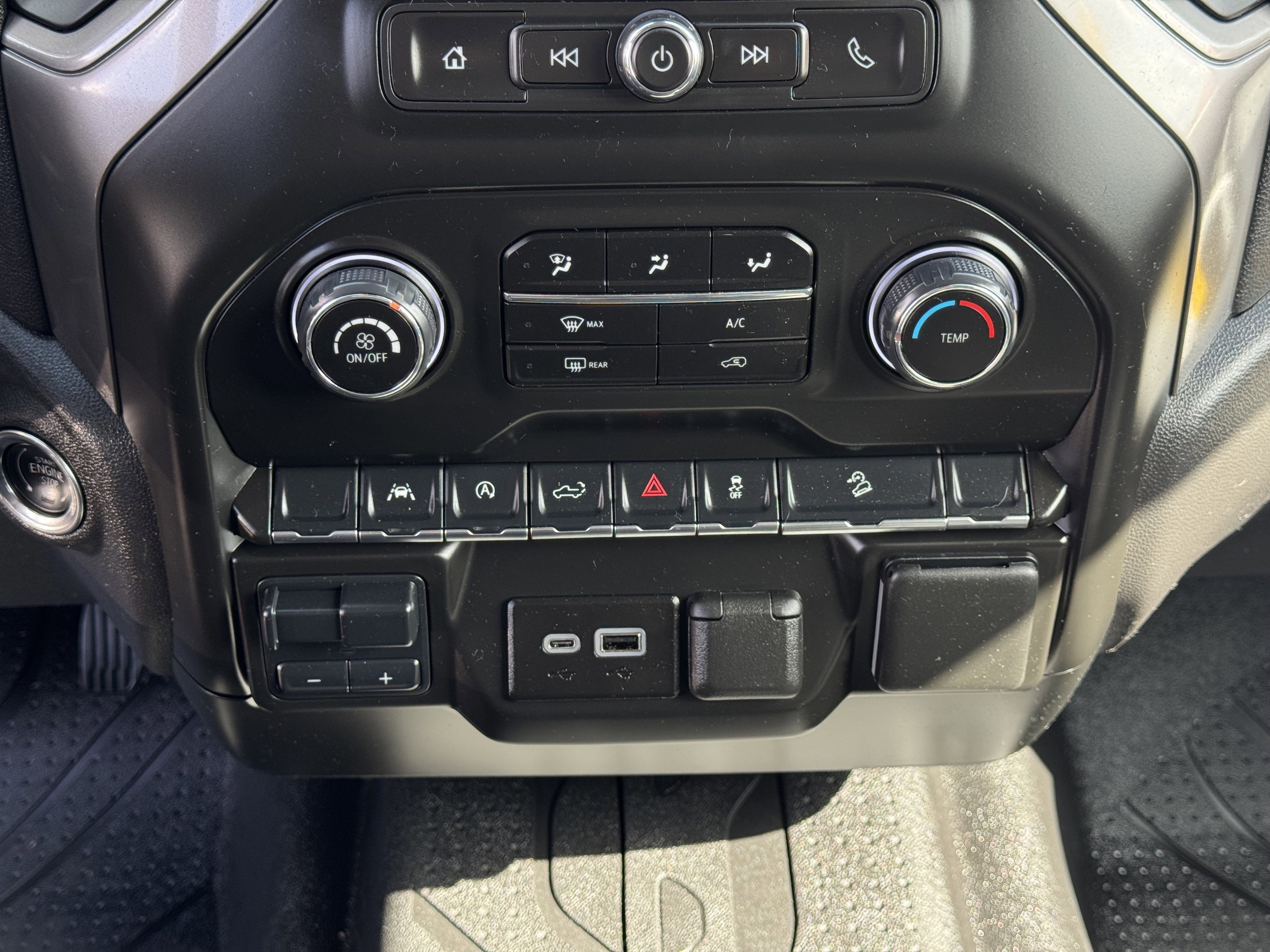 Used 2025 Chevrolet Silverado 1500 Custom Trail Boss w/ LPO, Dark Essentials Package image 24