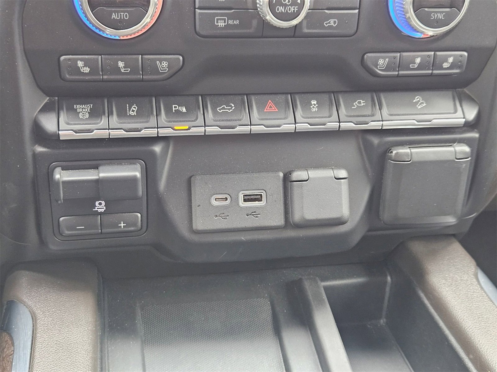 Used 2020 GMC Sierra 2500 Denali w/ Denali Ultimate Package image 22