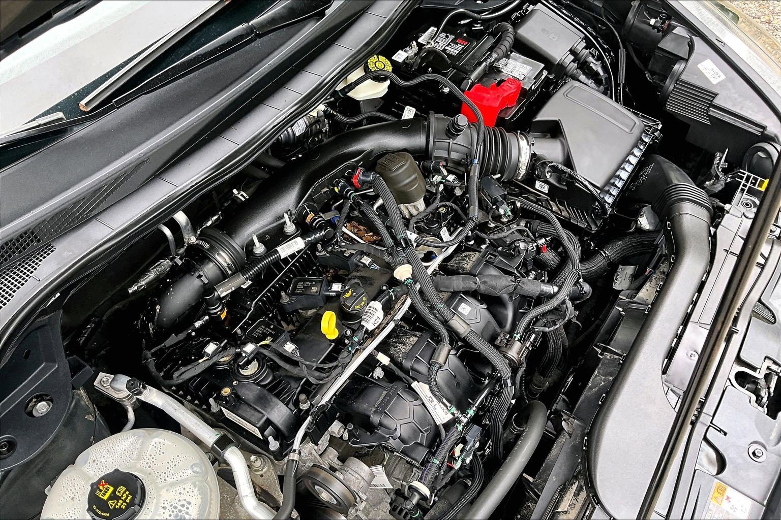 Certified 2022 Ford Escape SEL w/ SEL Stealth AWD Package image 32