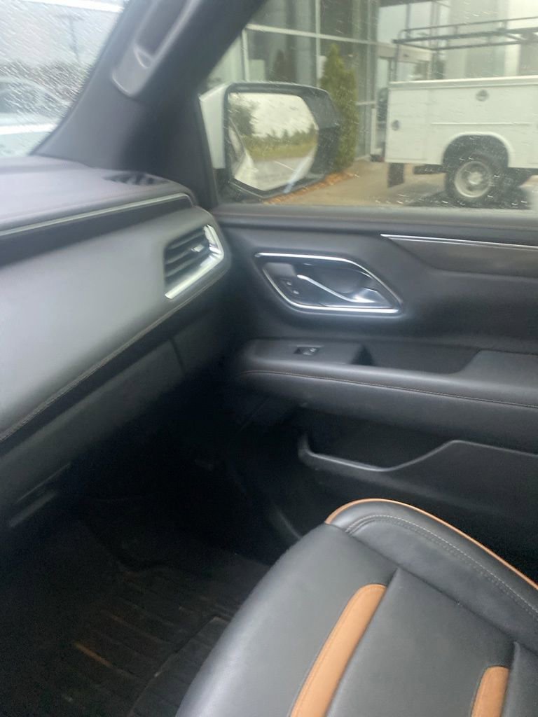 Used 2024 GMC Yukon AT4 w/ Technology Package AWD/4WD image 12