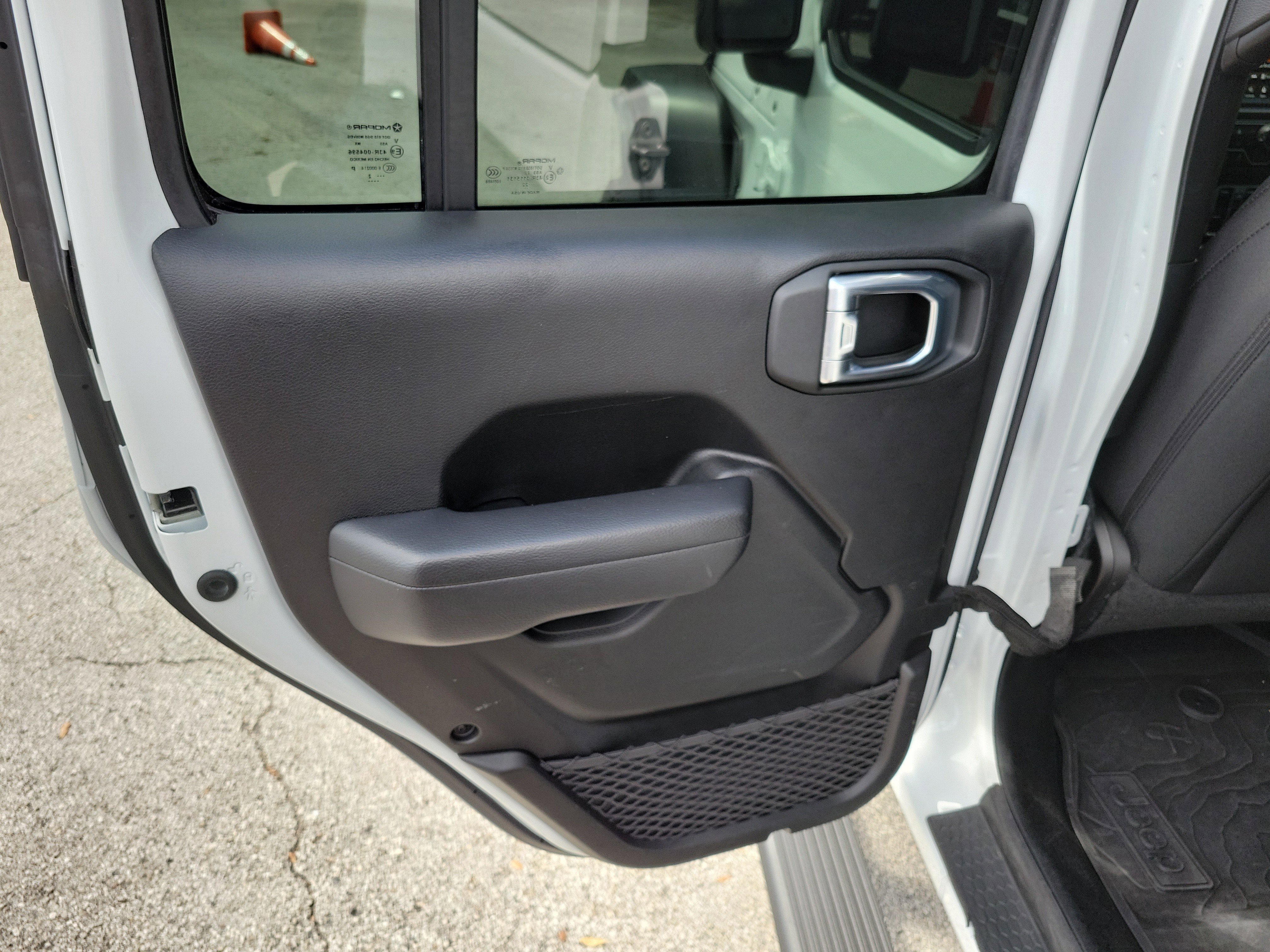 Used 2022 Jeep Wrangler Unlimited Sport image 26