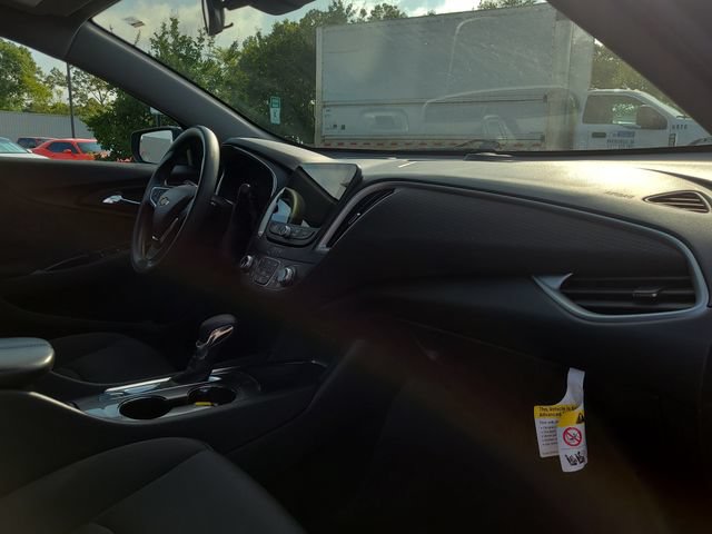 Used 2025 Chevrolet Malibu LT FWD image 18