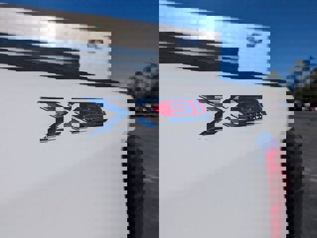 Used 2019 GMC Sierra 1500 SLT w/ SLT Premium Package image 32