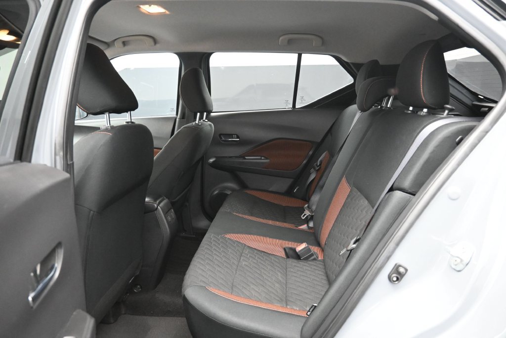 Used 2022 Nissan Kicks SR w/ Interior Electronics Package FWD image 18
