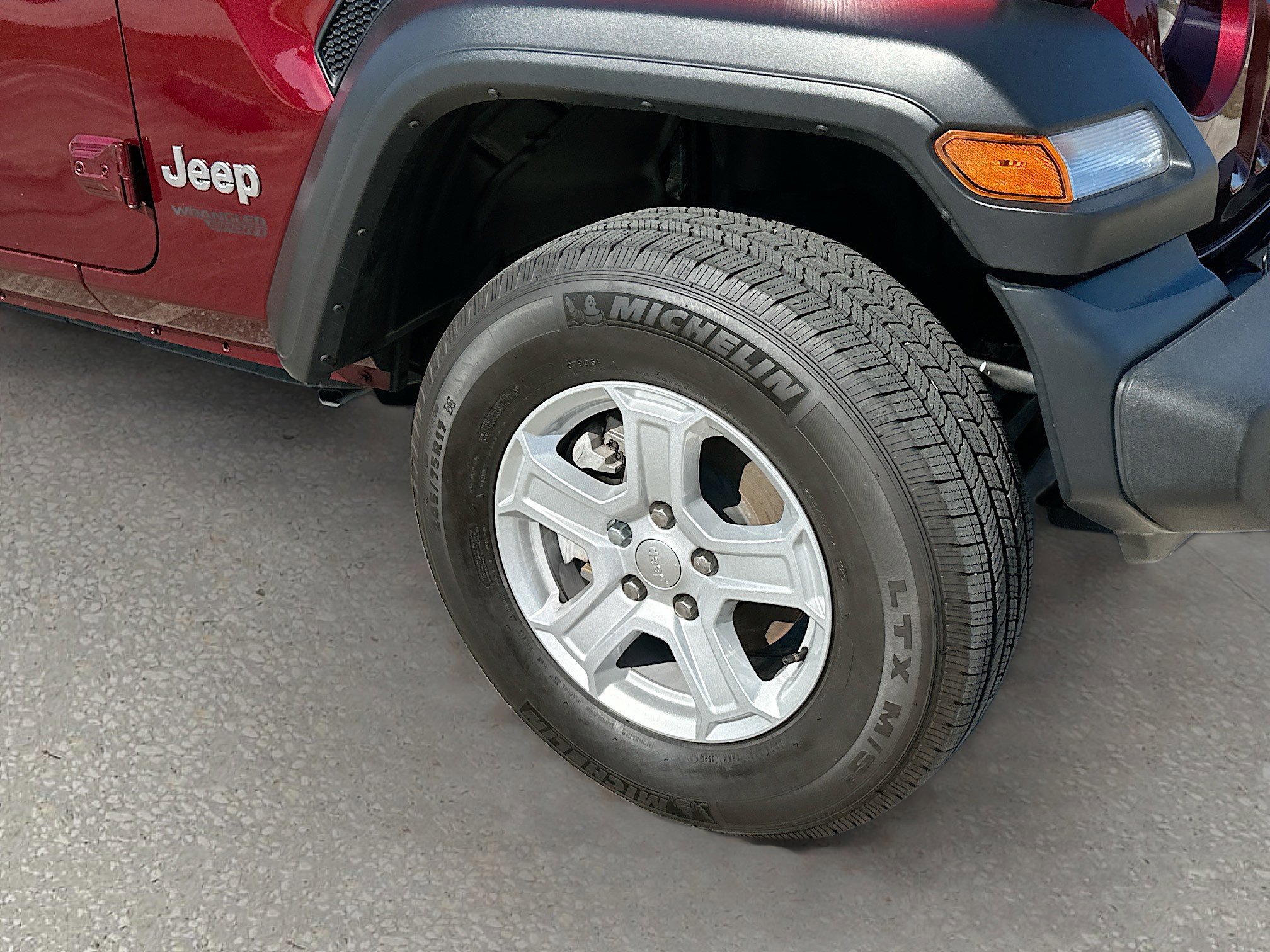 Used 2021 Jeep Wrangler Sport image 27