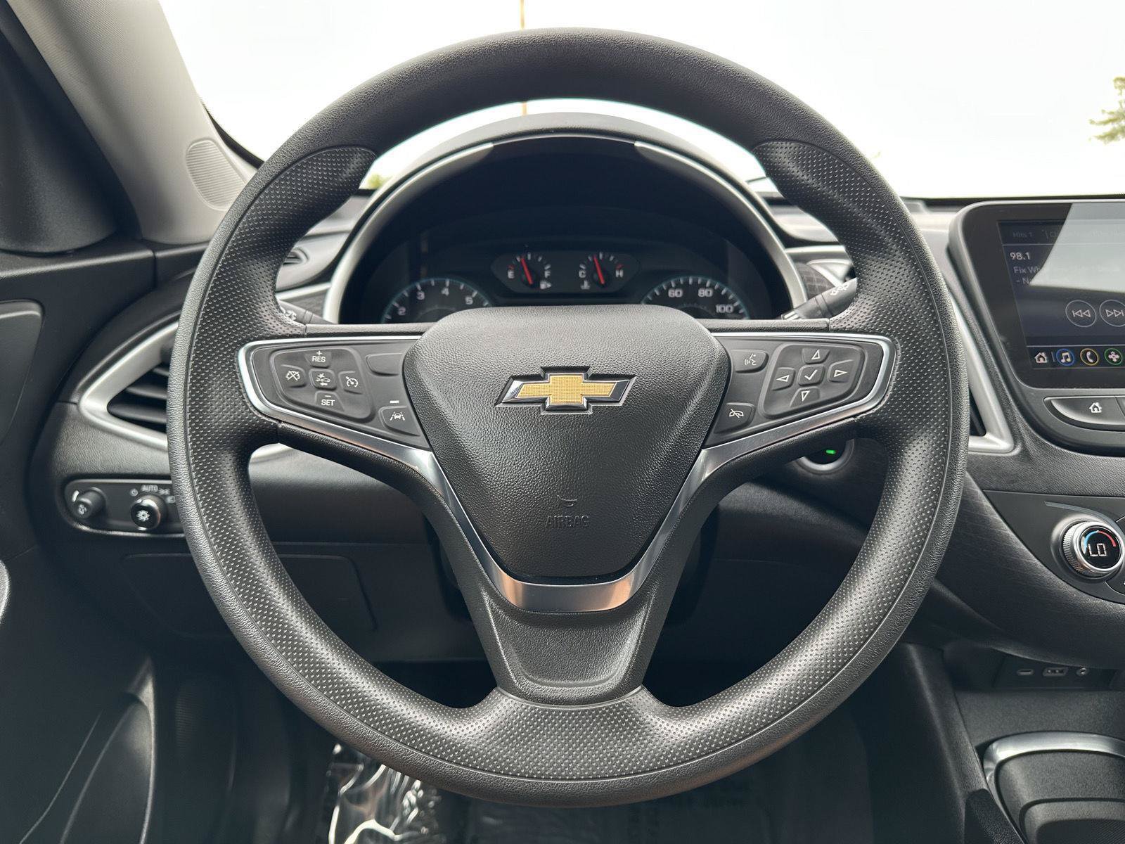 Used 2025 Chevrolet Malibu LT FWD image 12