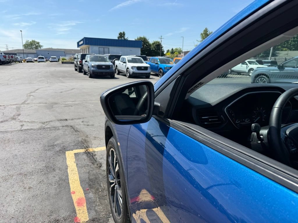 Certified 2022 Ford Escape SEL w/ SEL Stealth AWD Package image 21