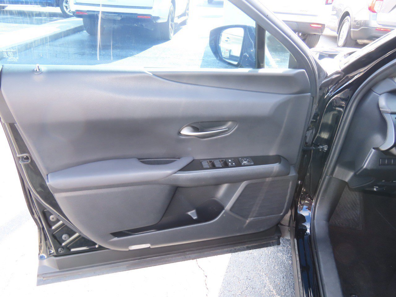 Used 2019 Lexus UX 200 image 25