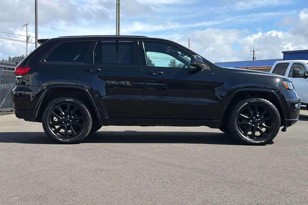 Used 2019 Jeep Grand Cherokee Altitude AWD/4WD image 1