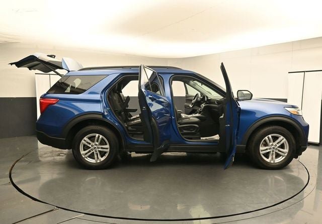 Certified 2023 Ford Explorer XLT w/ Equipment Group 202A AWD/4WD image 38