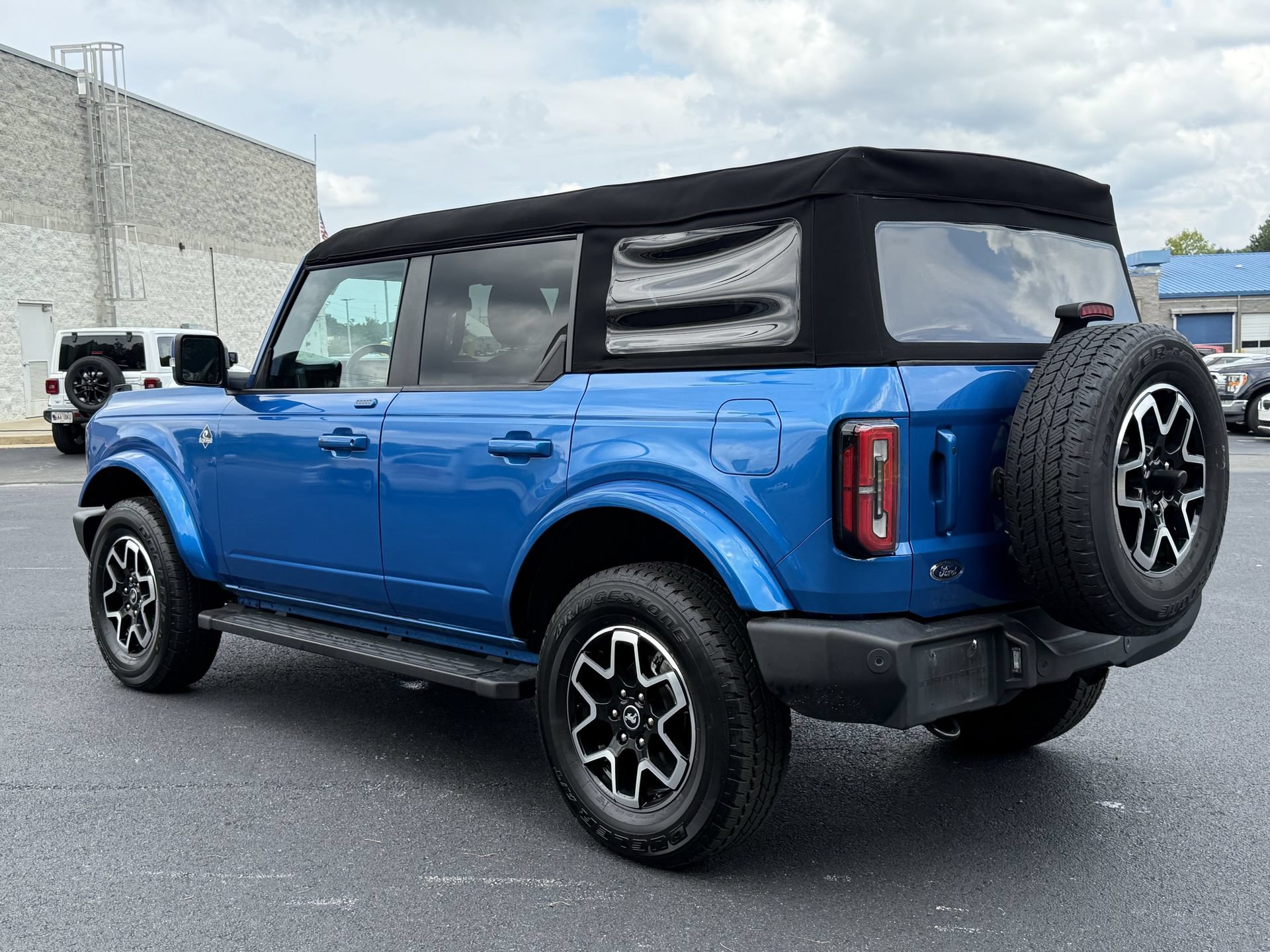 Certified 2023 Ford Bronco Outer Banks AWD/4WD image 18