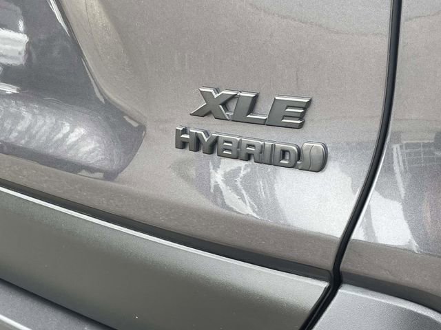 Used 2020 Toyota RAV4 XLE w/ Convenience Package image 10