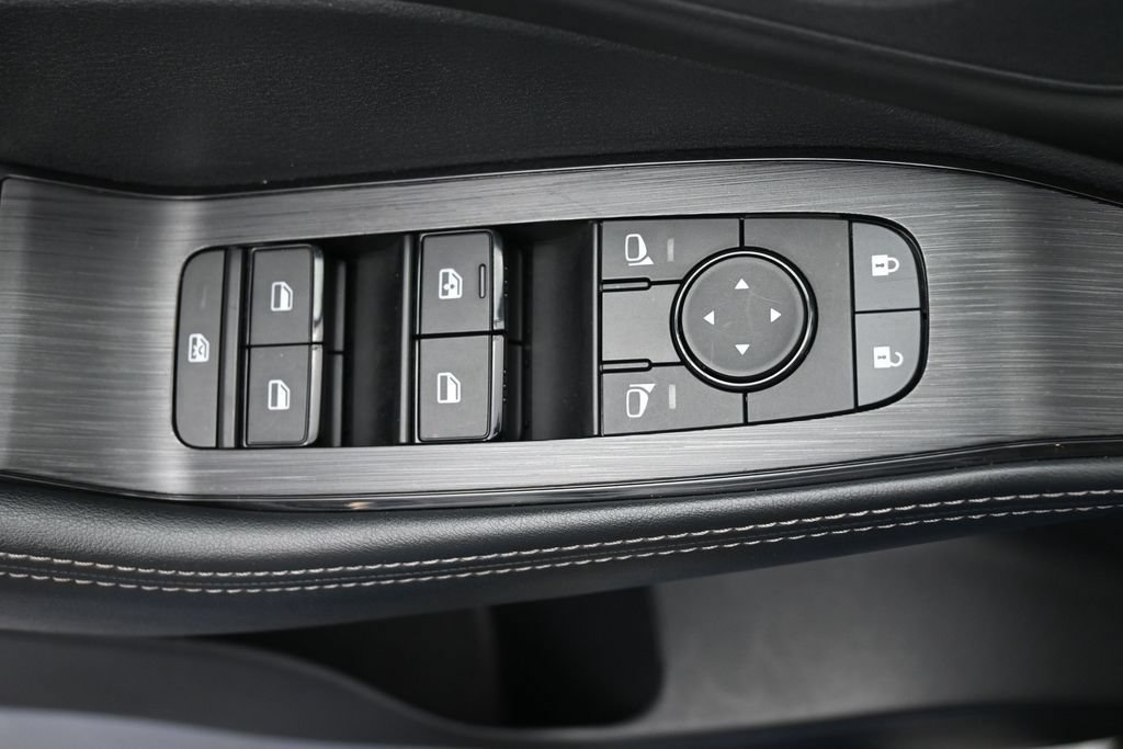 Used 2024 Nissan Rogue SV FWD image 18