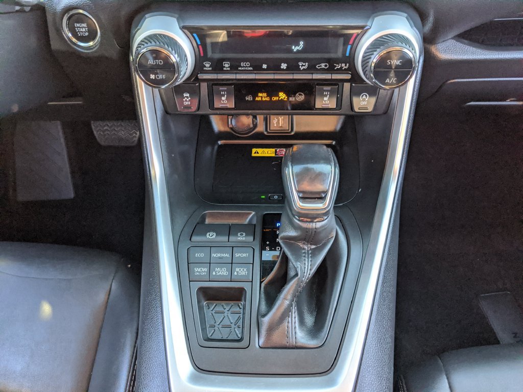 Used 2023 Toyota RAV4 XLE Premium AWD/4WD image 9