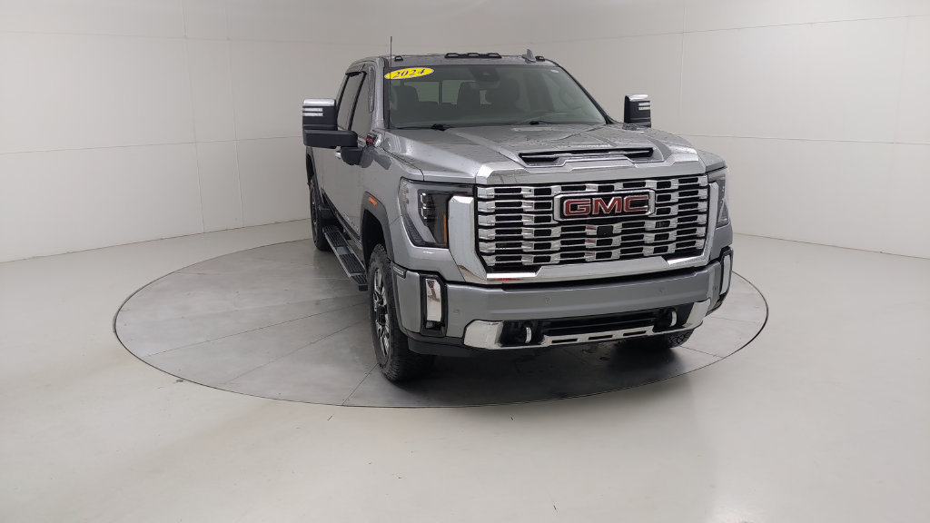 Used 2024 GMC Sierra 2500 Denali w/ Technology Package AWD/4WD image 10