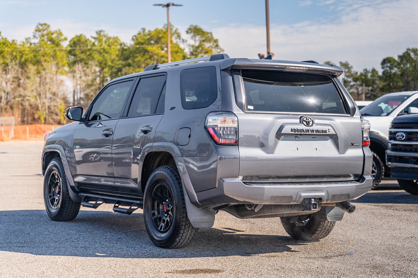 Used 2022 Toyota 4Runner SR5 Premium w/ Moonroof Package image 3