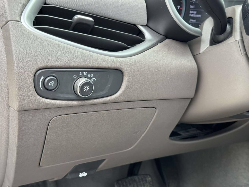 Used 2024 Chevrolet Malibu LT FWD image 10