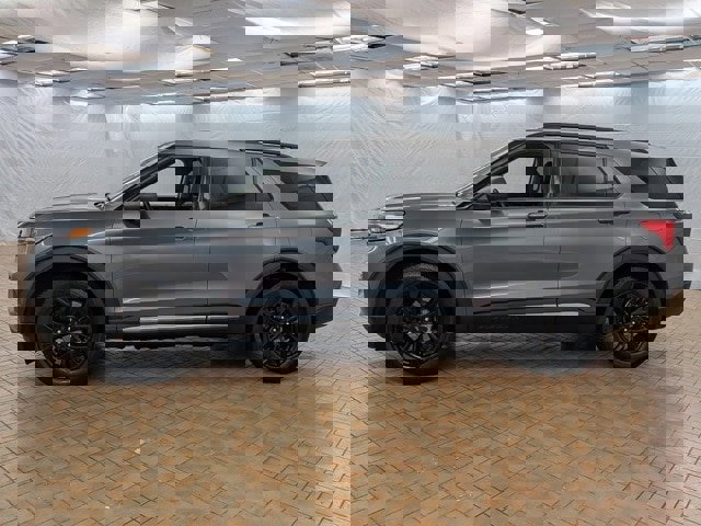 Certified 2023 Ford Explorer XLT w/ Equipment Group 202A image 2