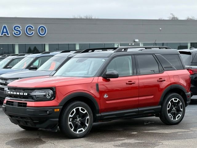 Certified 2024 Ford Bronco Sport Outer Banks w/ Tech Package AWD/4WD image 2