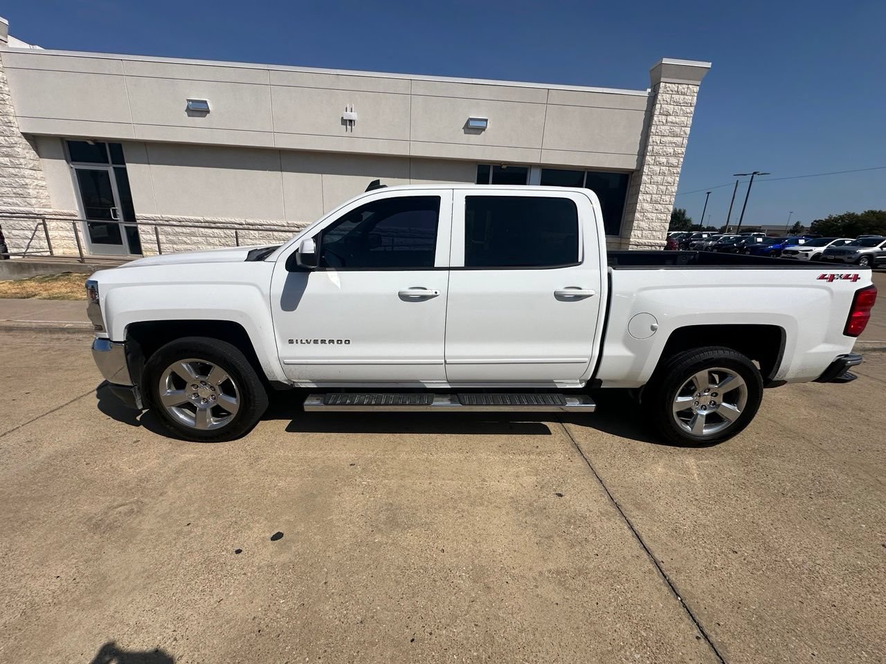 Used 2018 Chevrolet Silverado 1500 LT w/ LT Fleet Convenience Package AWD/4WD image 4