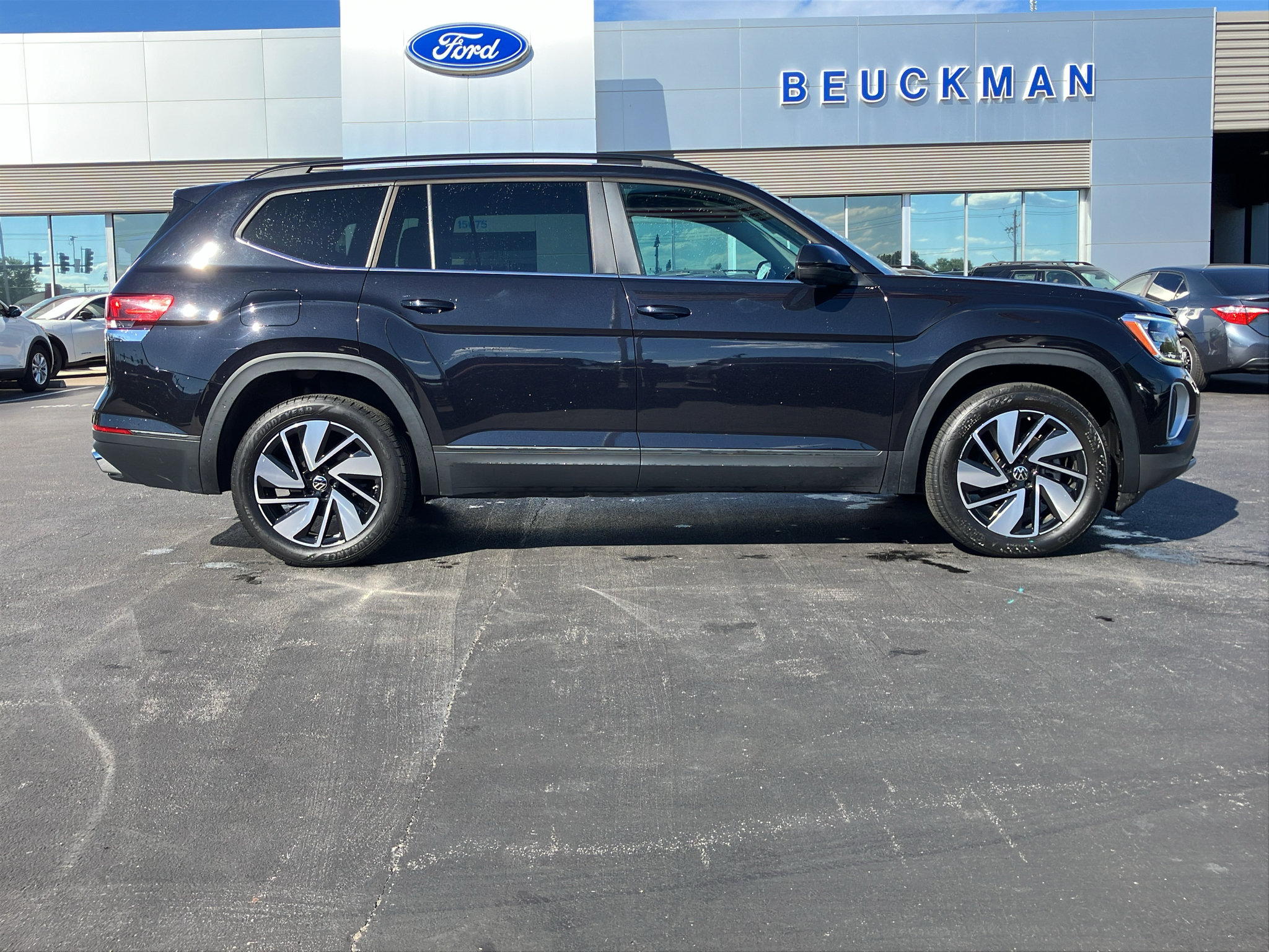 Used 2024 Volkswagen Atlas SE AWD/4WD image 7